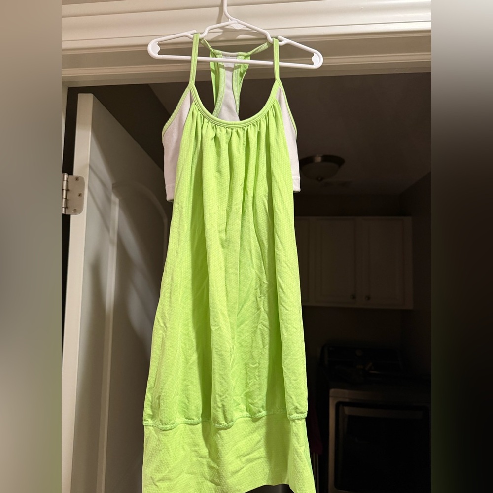 Women’s Lululemon tank size 8